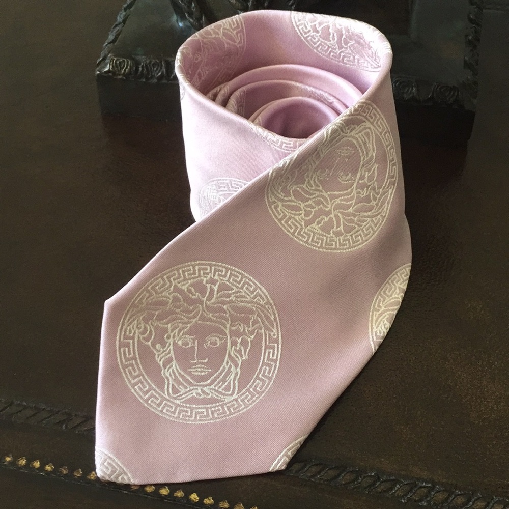 SOLD!πHPπSilk Medusa Medallion Tie in Dusty Rose - Picture 7 of 7